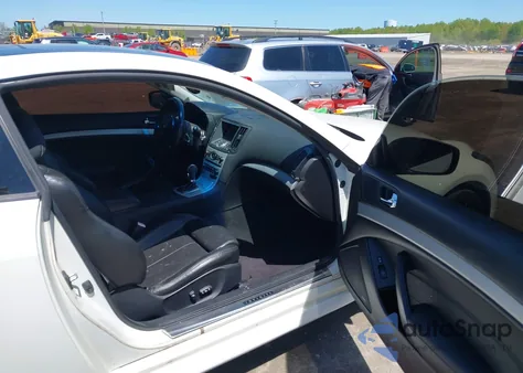 2008 Infiniti G37 Journey z USA, uszkodzony, nr VIN JNKCV64E48M127411